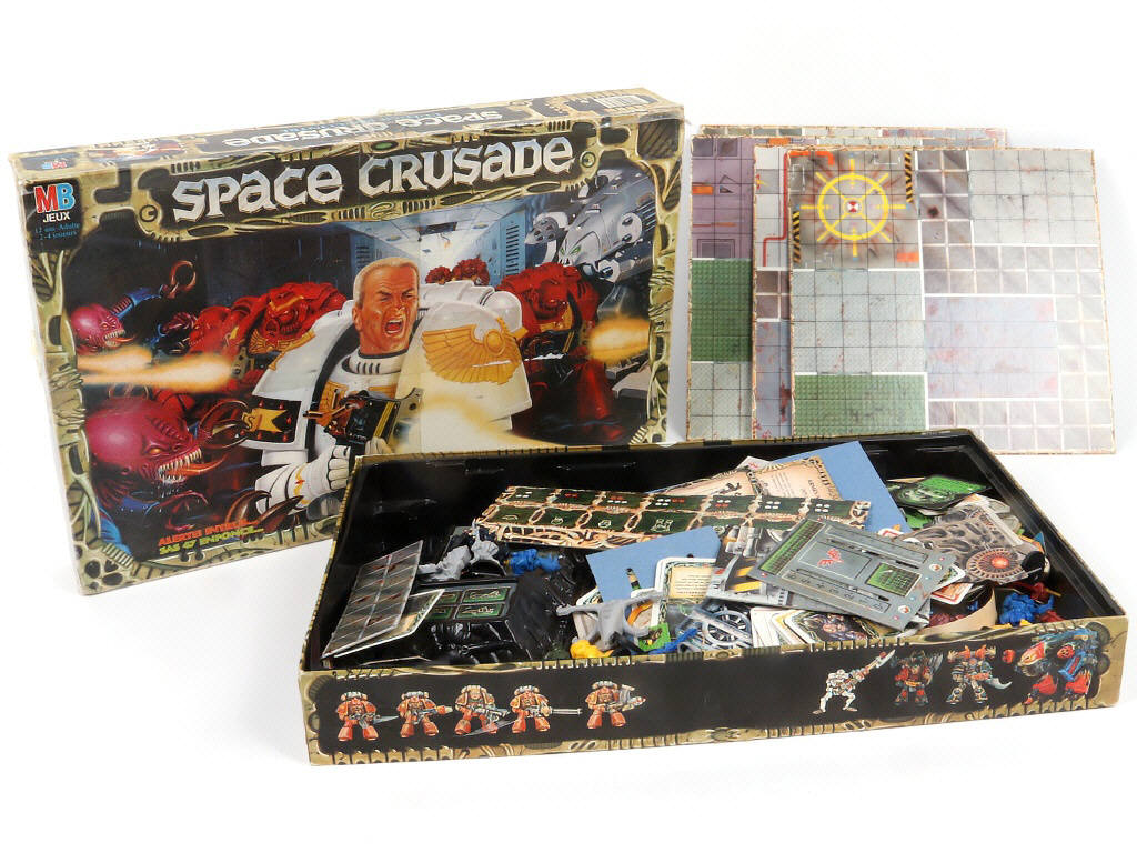 Lot 239 - DIVERS (2)