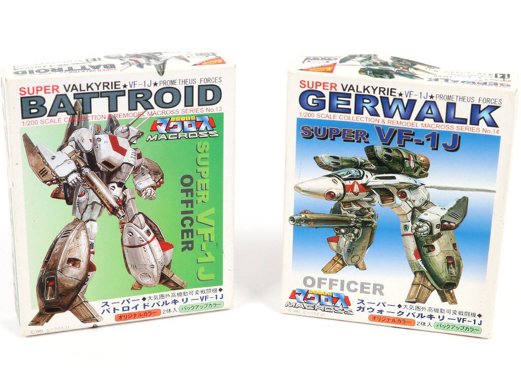 Lot 154 - DIVERS (9)