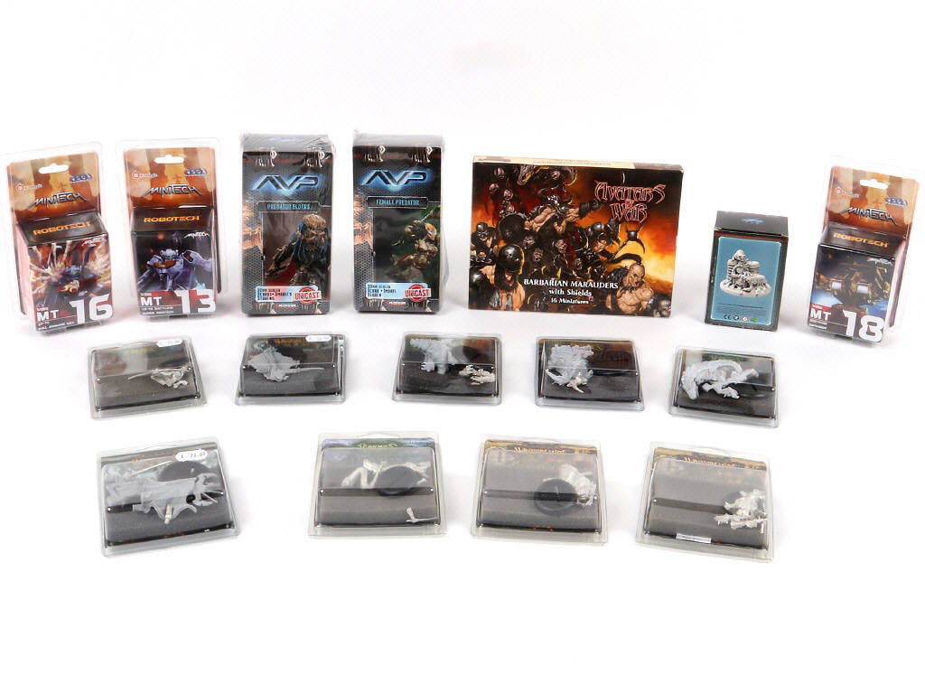 Lot 162 - DIVERS (16)