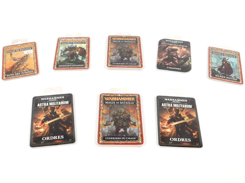 Lot 218 - DIVERS (24)
