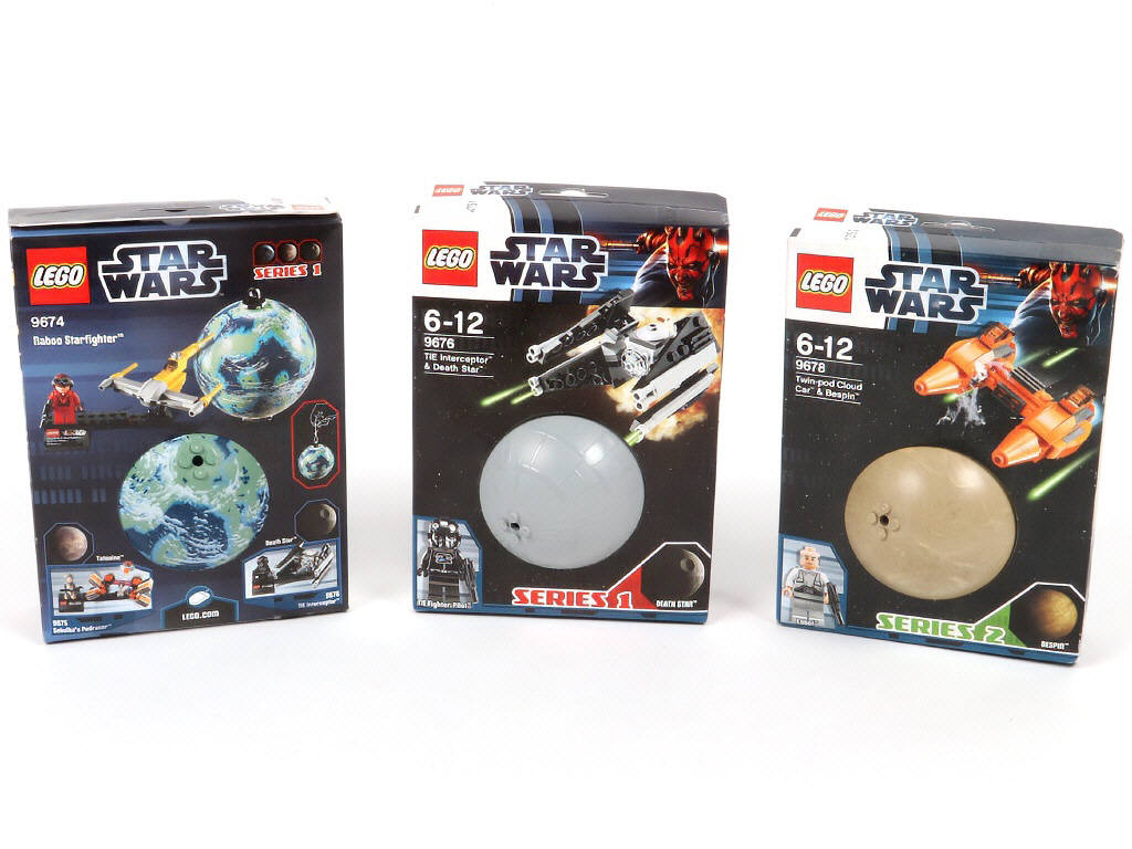 Lot 230 - LEGO (DANEMARK) (5)