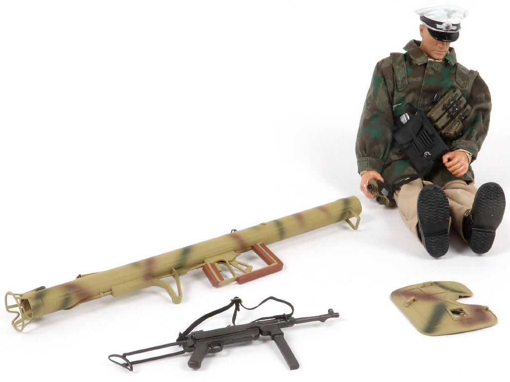 Lot 200 - 21st CENTURY TOYS (CHINE) (1)