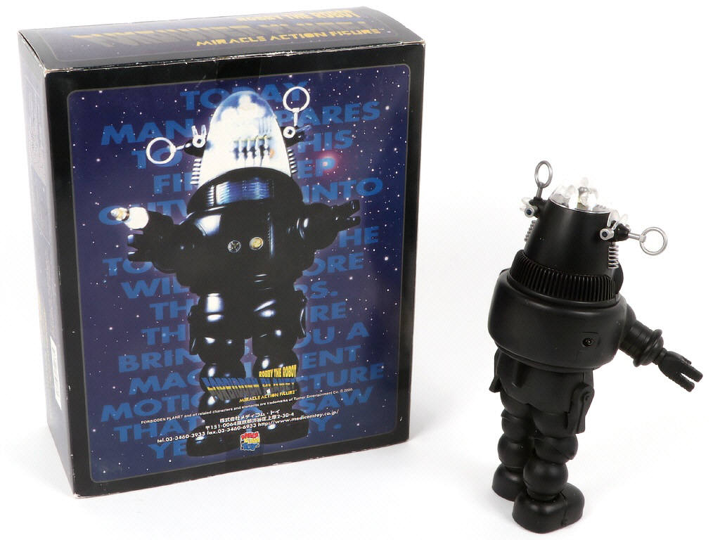 Lot 28 - MEDICOM TOY (CHINE) (1)