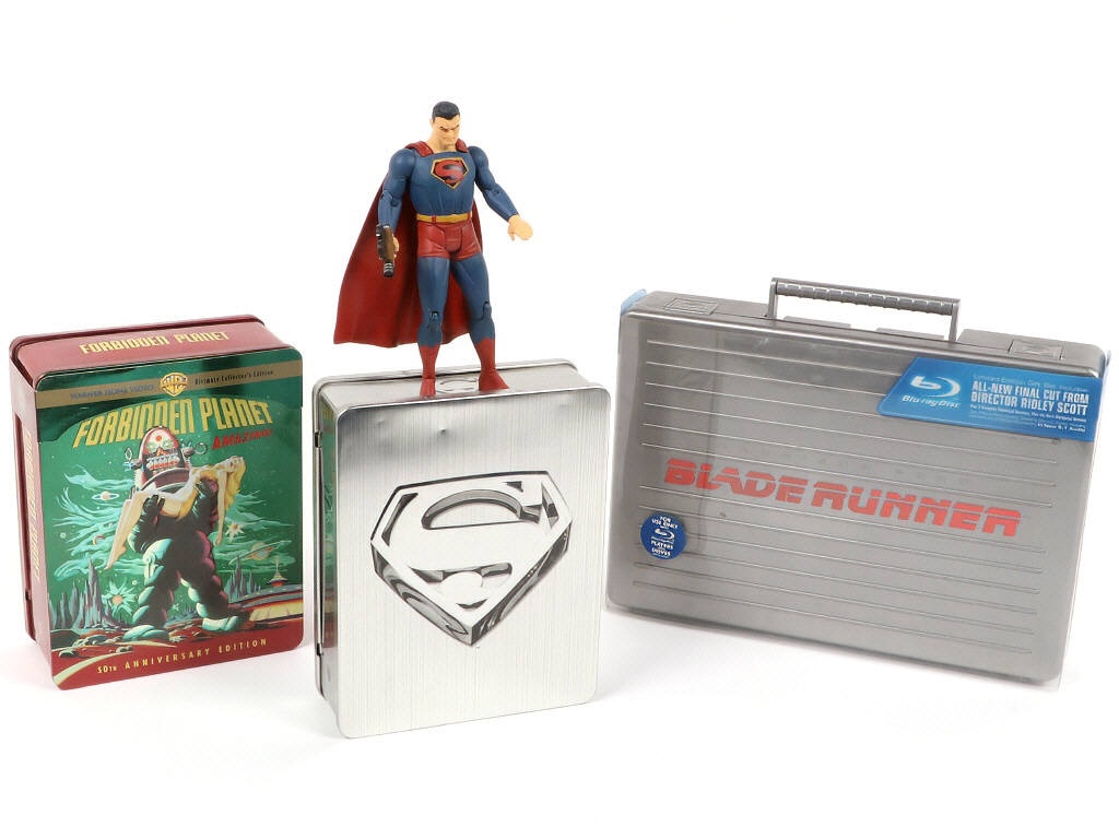 Lot 272 - DIVERS (4)