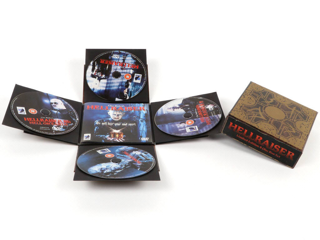 Lot 270 - DIVERS (3)