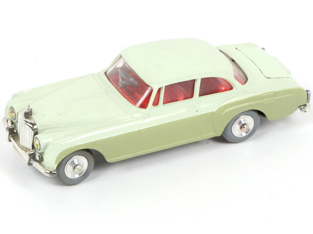 Lot 197 - CORGI TOYS (GB) (3)