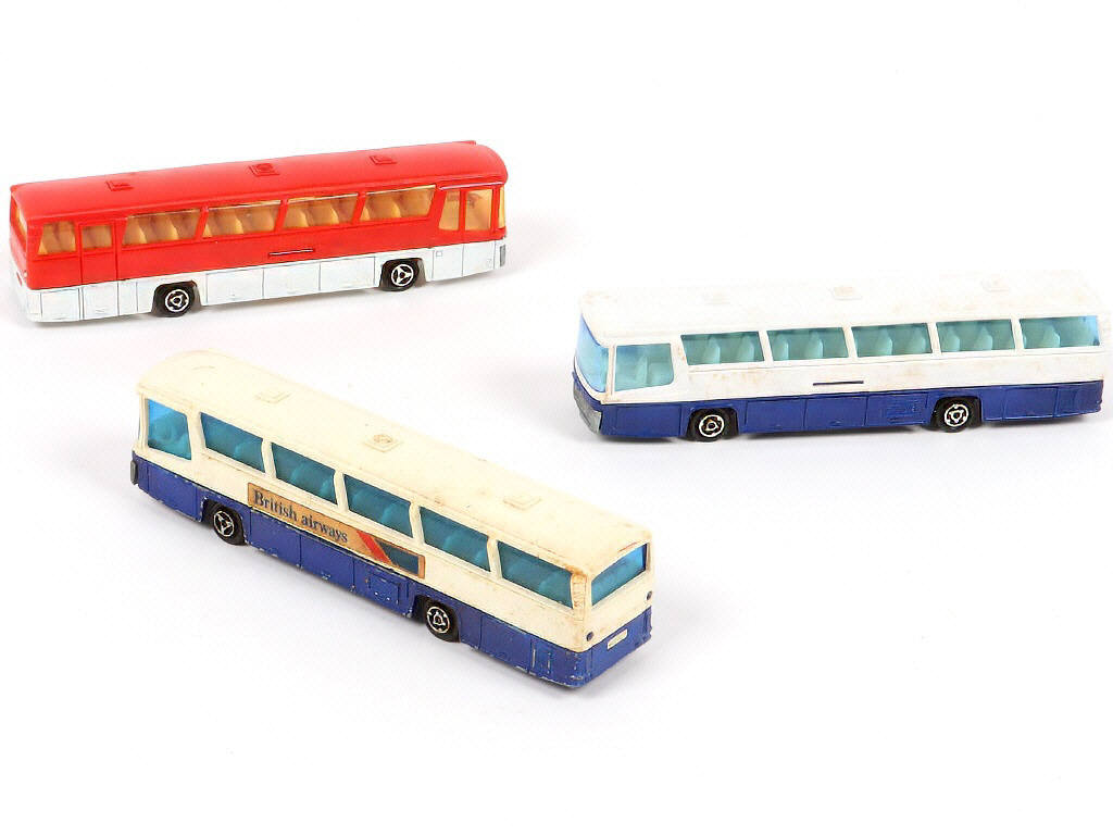 Lot 275 - MAJORETTE (FRANCE) (3)