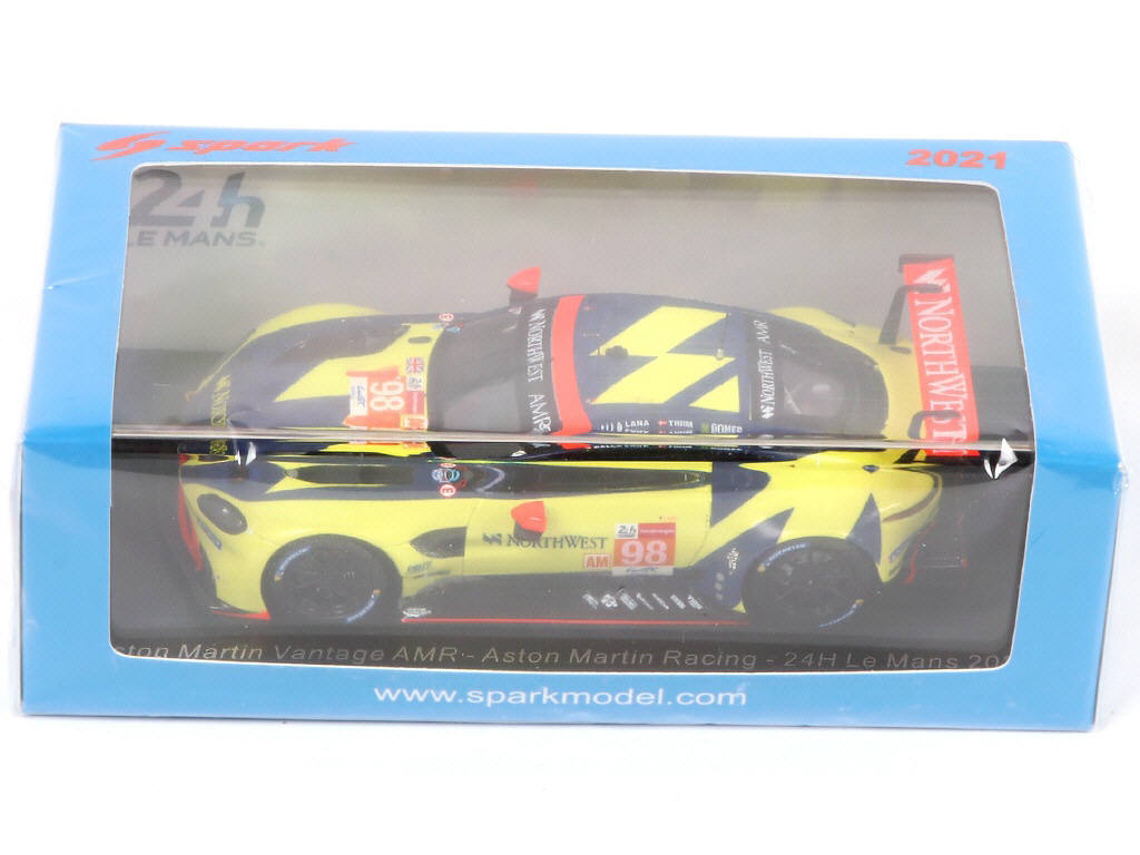 Lot 82 - SPARK (MACAU) (3)