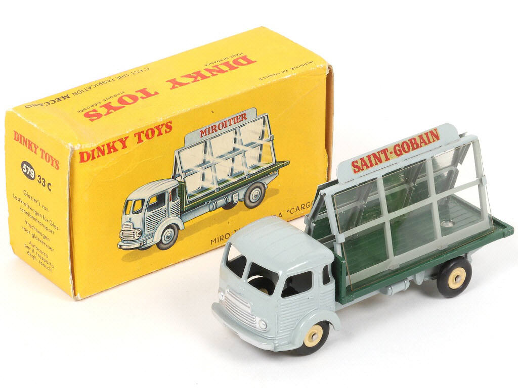 Lot 351 - DINKY TOYS (FRANCE) (1)