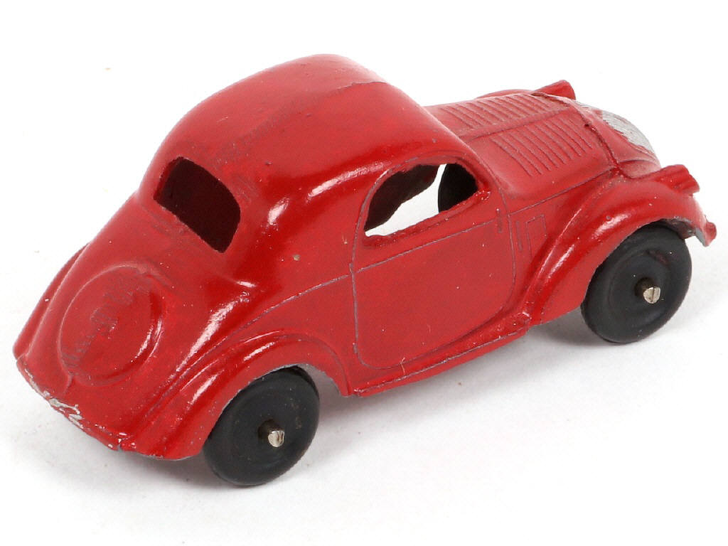 Lot 325 - DINKY TOYS (FRANCE) (1)