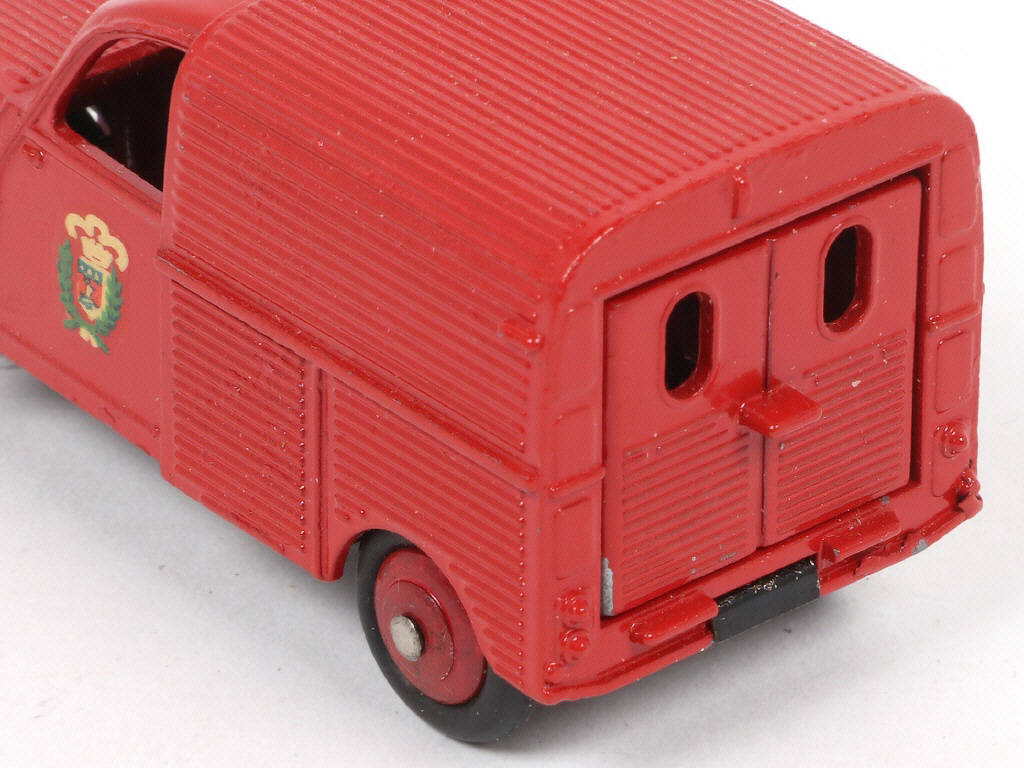 Lot 336 - DINKY TOYS (FRANCE) (1)