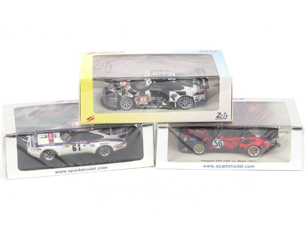 Lot 81 - SPARK (MACAU) (3)