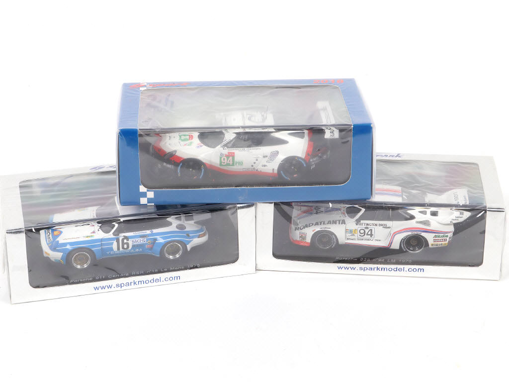 Lot 82 - SPARK (MACAU) (3)