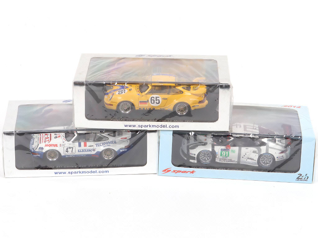 Lot 84 - SPARK (MACAU) (3)