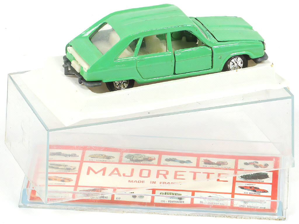 Lot 198 - MAJORETTE (FRANCE) (1)