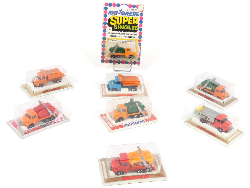 Lot 203 - MAJORETTE (FRANCE) (8)