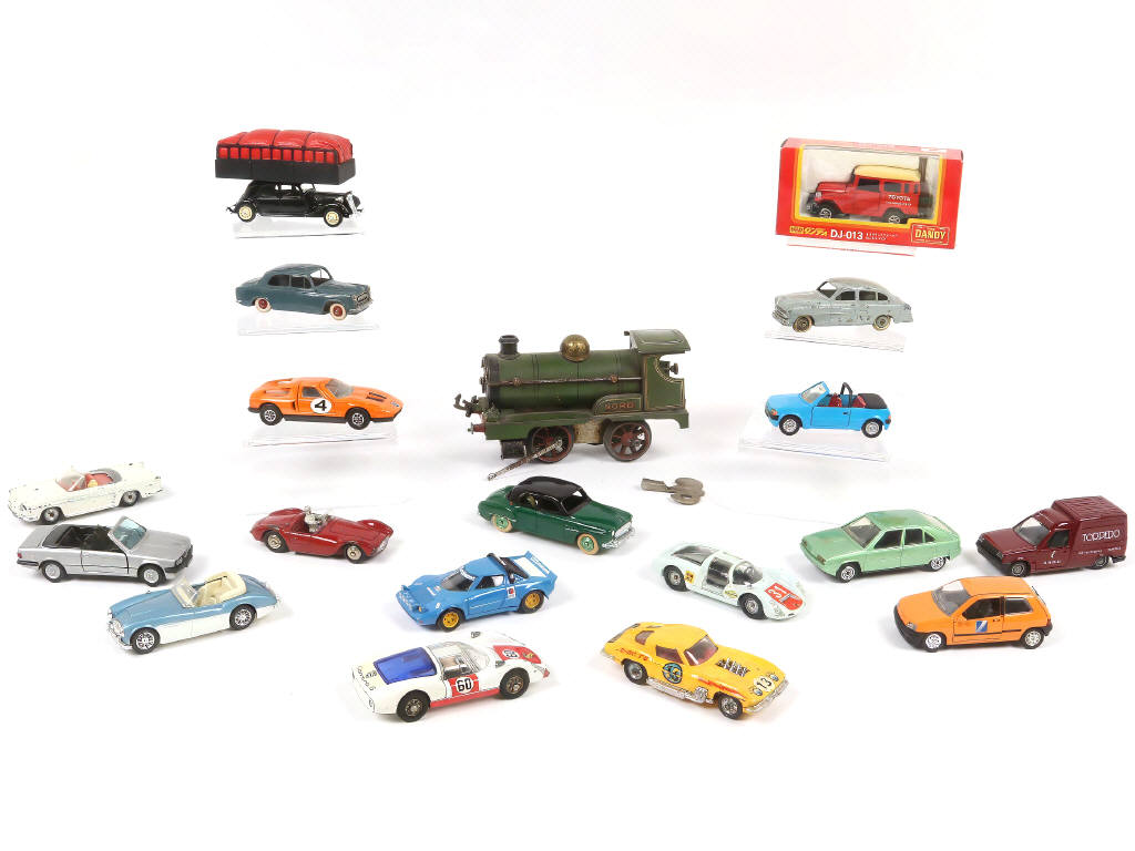 Lot 71 - DIVERS (19)