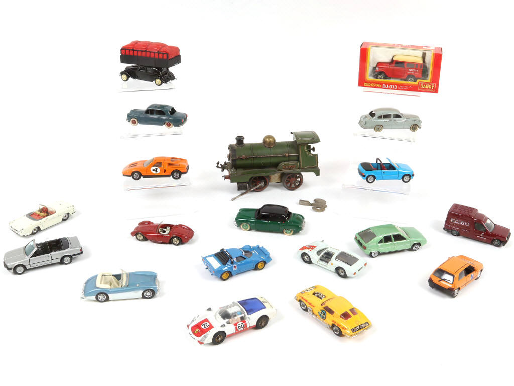 Lot 71 - DIVERS (19)