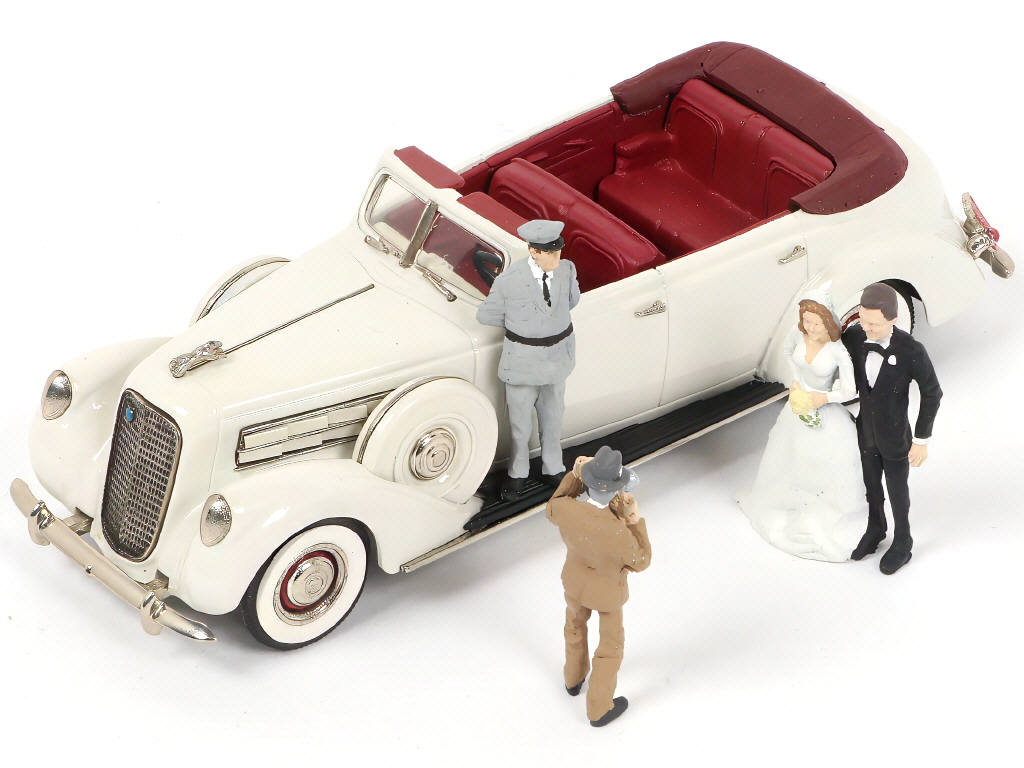 Lot 158 - BROOKLIN MODELS (GB) (1)