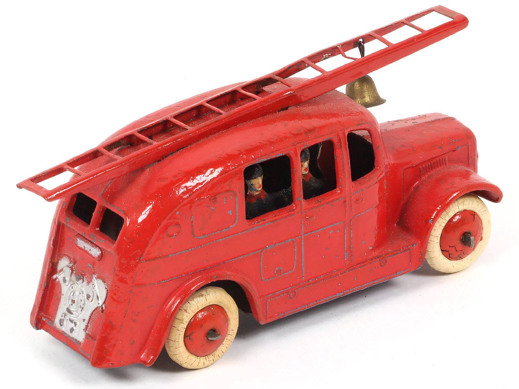 Lot 377 - DINKY TOYS (GB) (1)