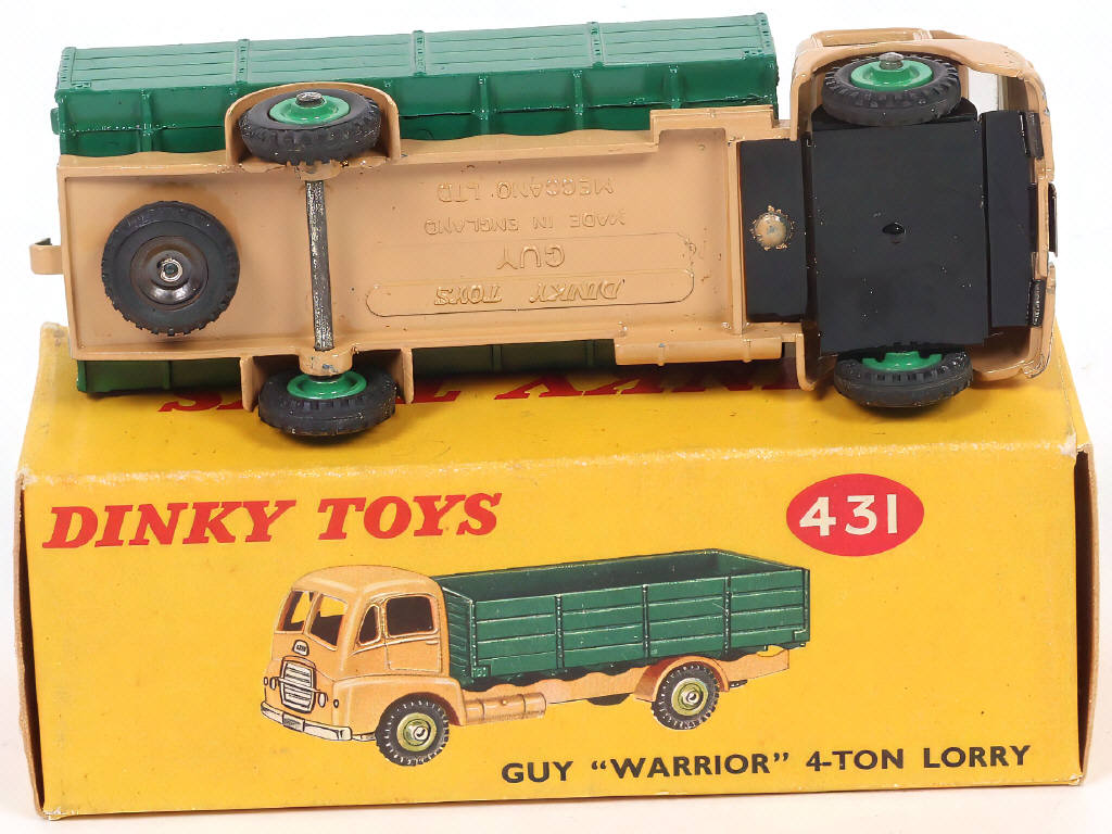 Lot 406 - DINKY TOYS (GB) (1)