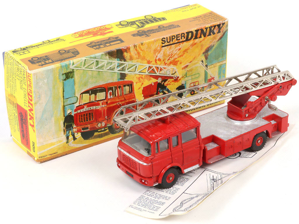 Lot 367 - DINKY TOYS (FRANCE) (1)