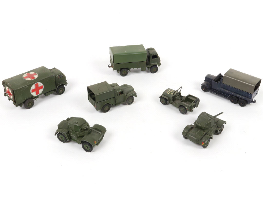 Lot 193 - DINKY TOYS (GB) (7)