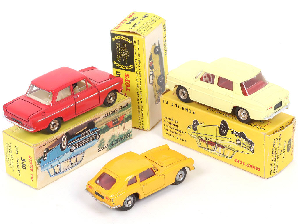 Lot 264 - DINKY TOYS (FRANCE) (3)