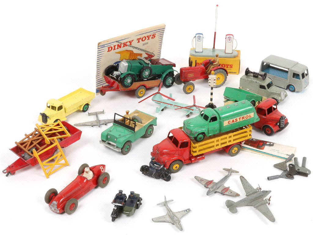 Lot 56 - DIVERS (21)