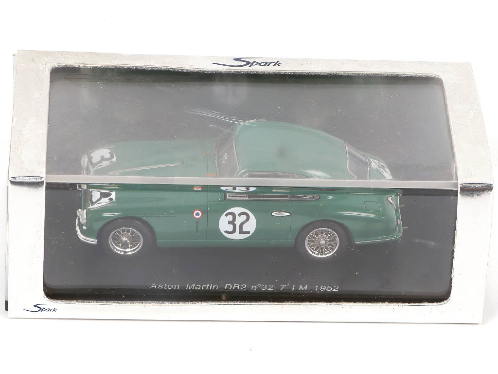 Lot 74 - SPARK (MACAU) (3)