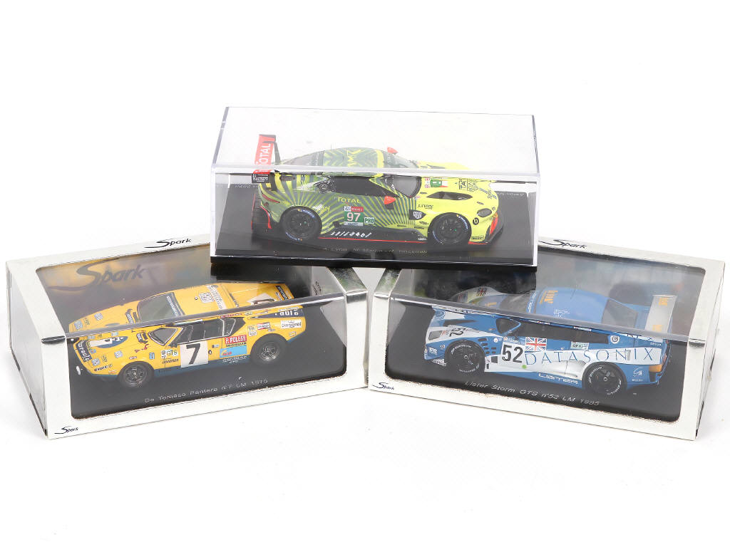 Lot 76 - SPARK (MACAU) (3)