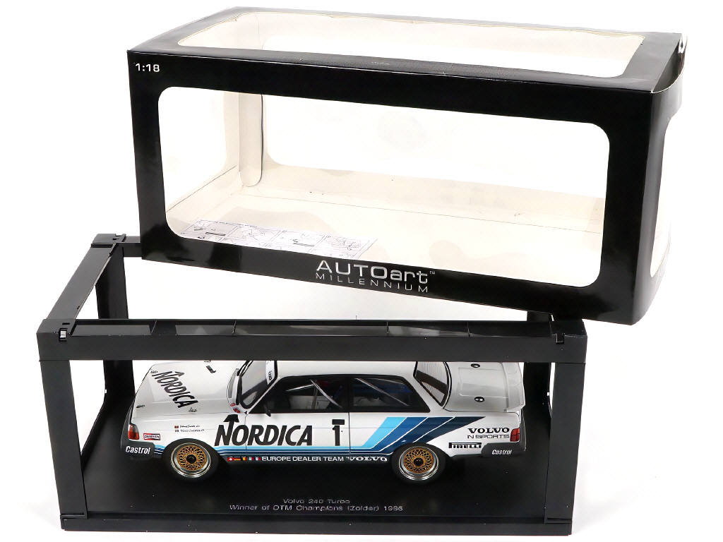 Lot 38 - AUTOART (ALLEMAGNE) (1)