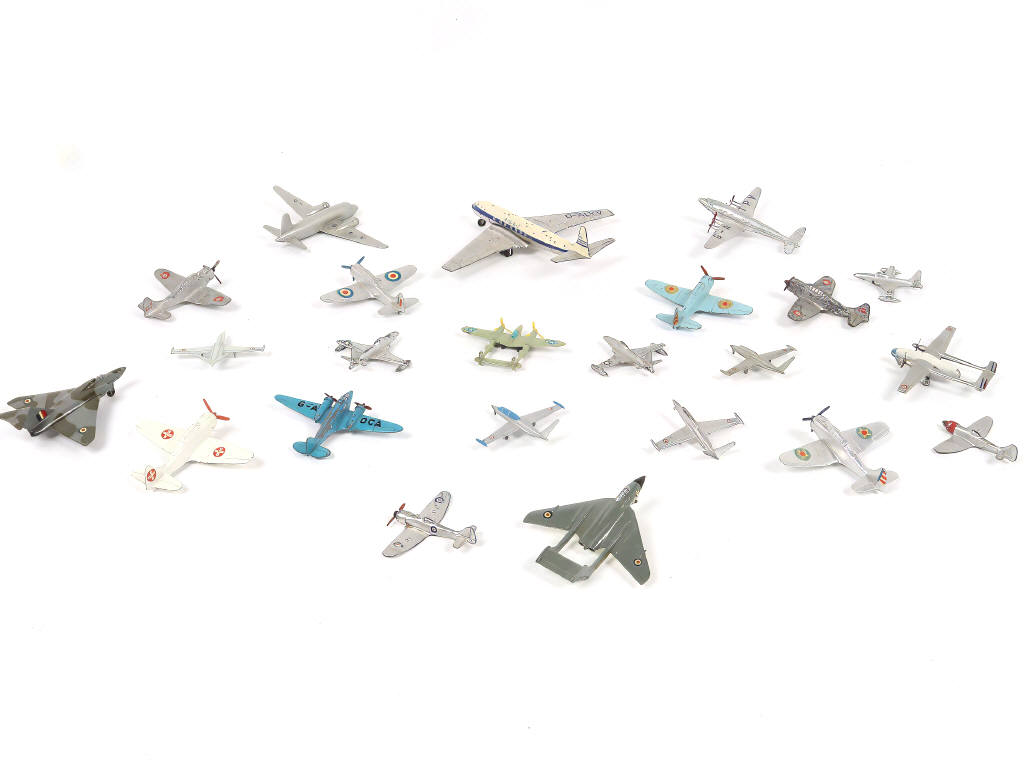 Lot 65 - DIVERS (23)