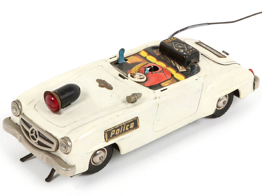 Lot 23 - DIVERS (JAPON) (3)