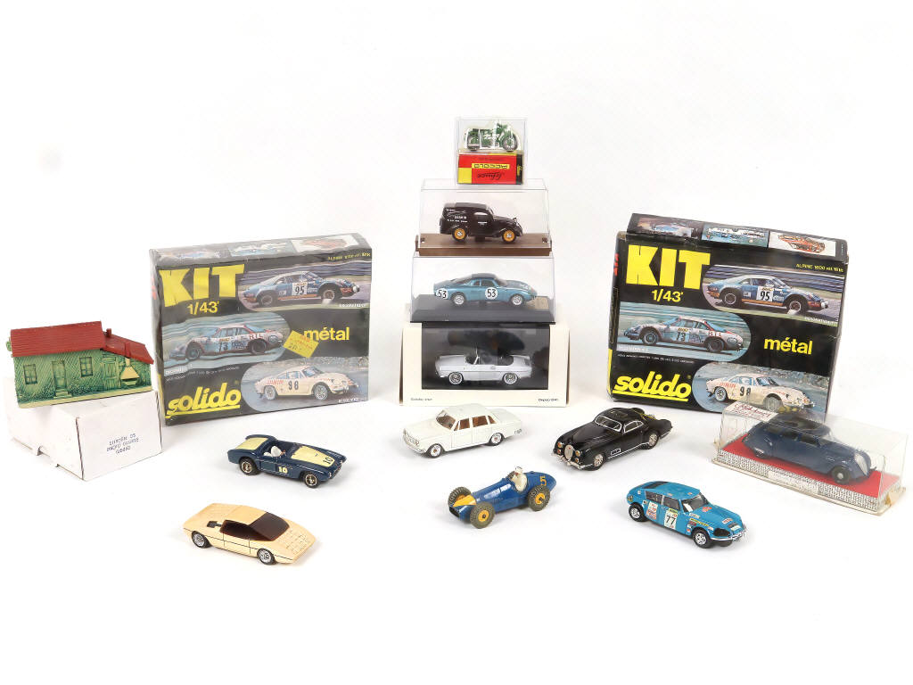 Lot 70 - DIVERS (14)