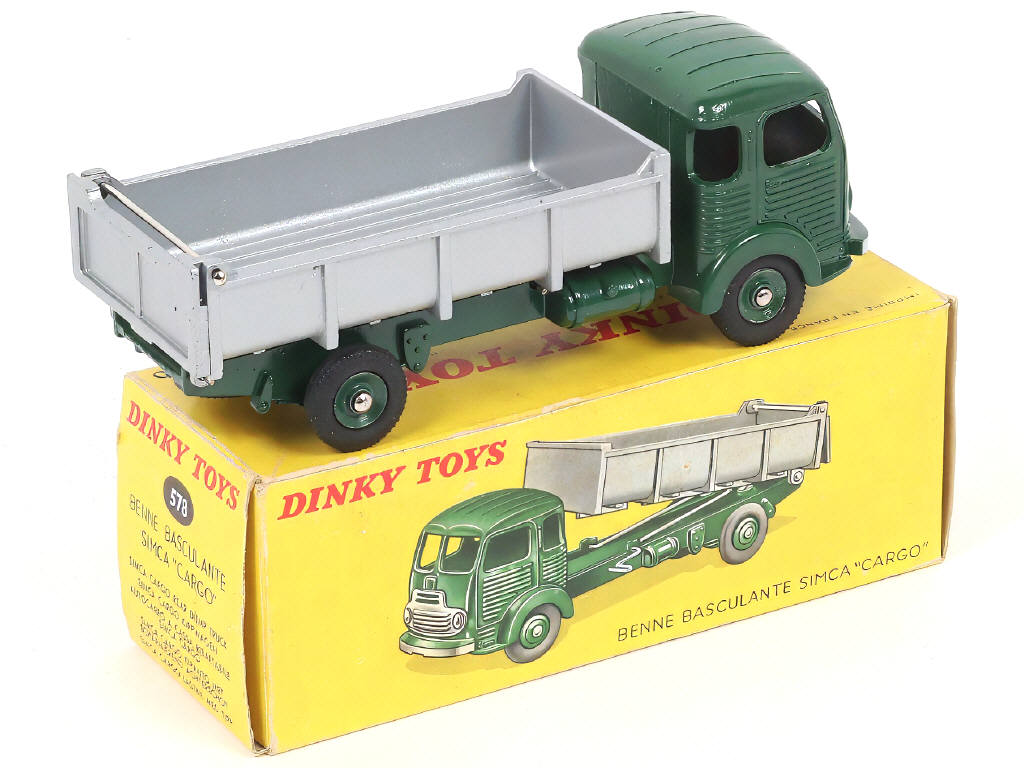 Lot 318 - DINKY TOYS (FRANCE) (1)