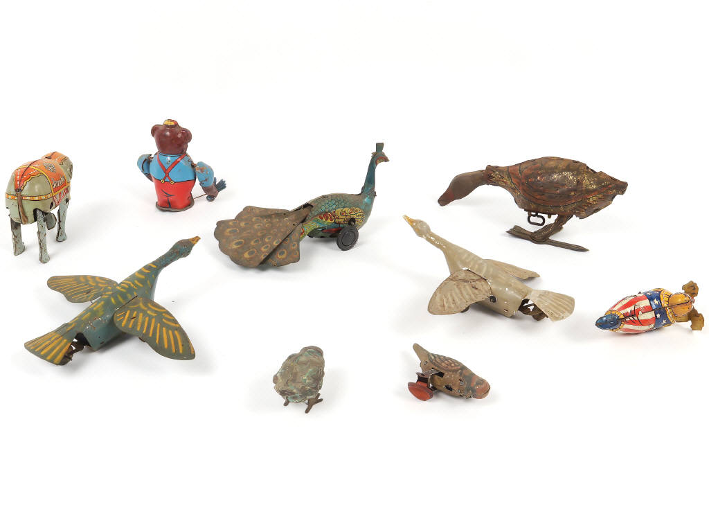 Lot 18 - DIVERS (9)