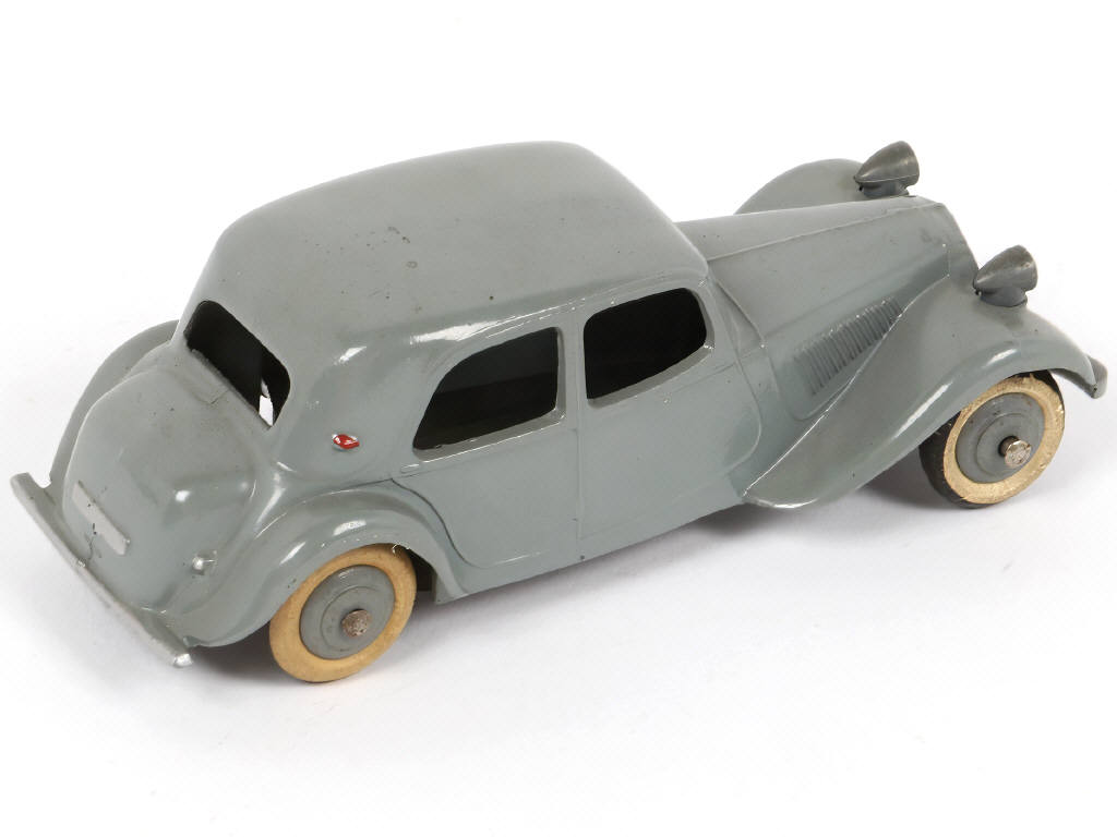 Lot 226 - DINKY TOYS (FRANCE) (1)