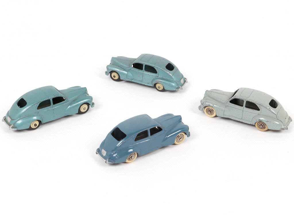 Lot 259 - DINKY TOYS (FRANCE) (4)