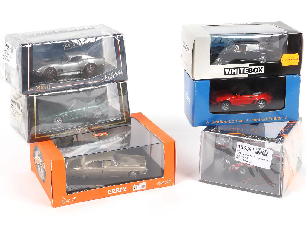 Lot 75 - DIVERS (6)