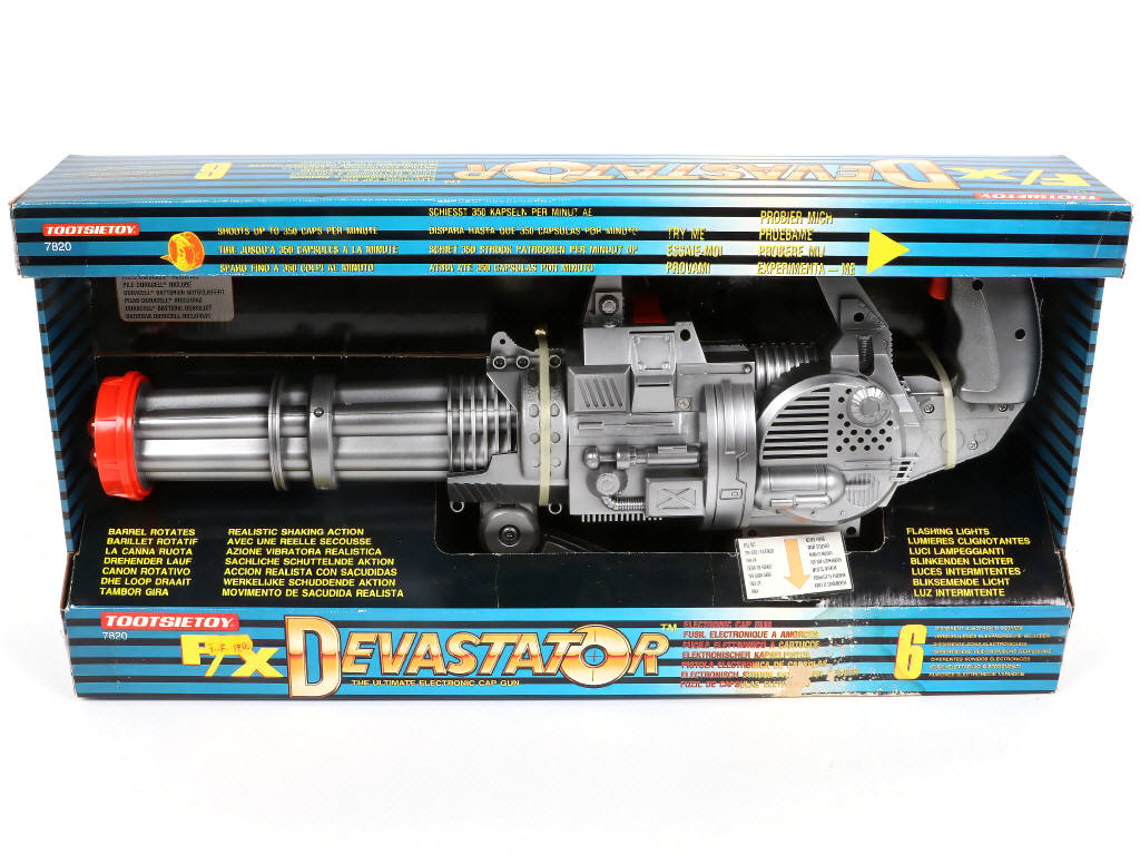 Lot 137 - DIVERS (4)