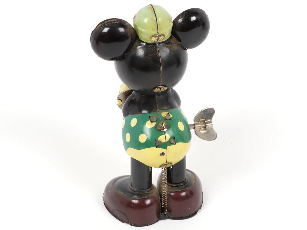 Lot 123 - DIVERS (3)