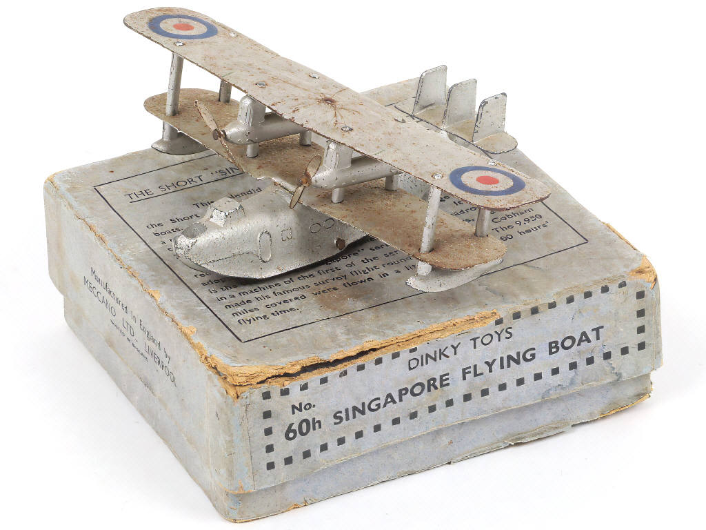 Lot 300 - DINKY TOYS (GB) (1)