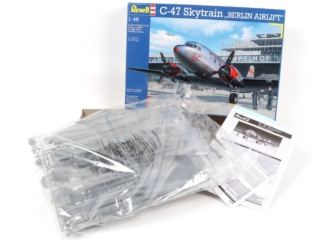 Lot 8 - REVELL (ALLEMAGNE) (4)
