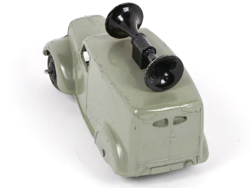 Lot 346 - DINKY TOYS (FRANCE) (1)