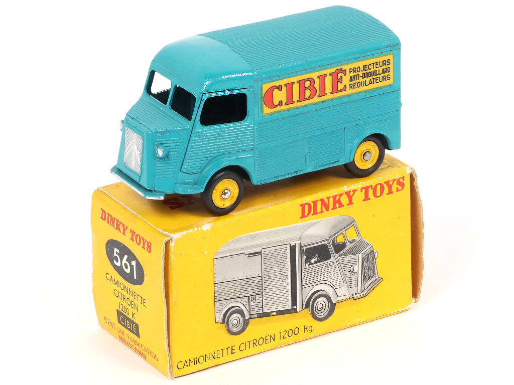 Lot 355 - DINKY TOYS (FRANCE) (1)