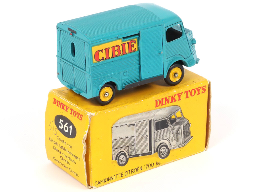 Lot 355 - DINKY TOYS (FRANCE) (1)