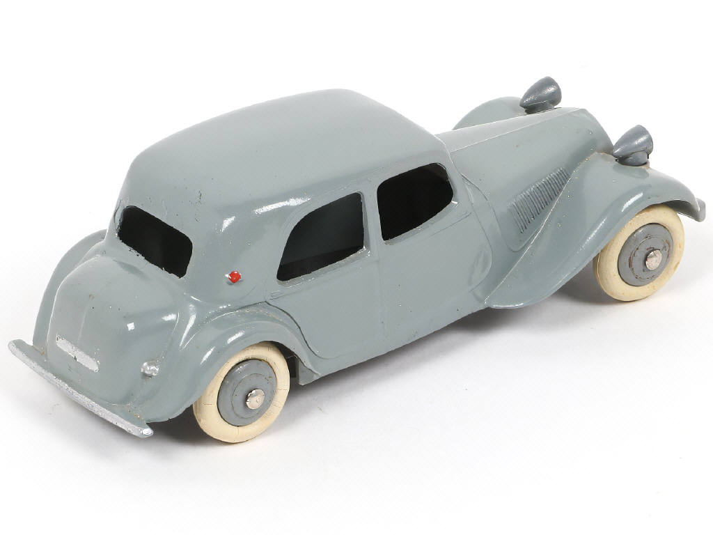 Lot 264 - DINKY TOYS (FRANCE) (1)
