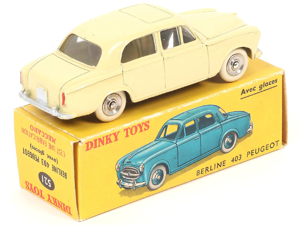 Lot 304 - DINKY TOYS (FRANCE) (1)