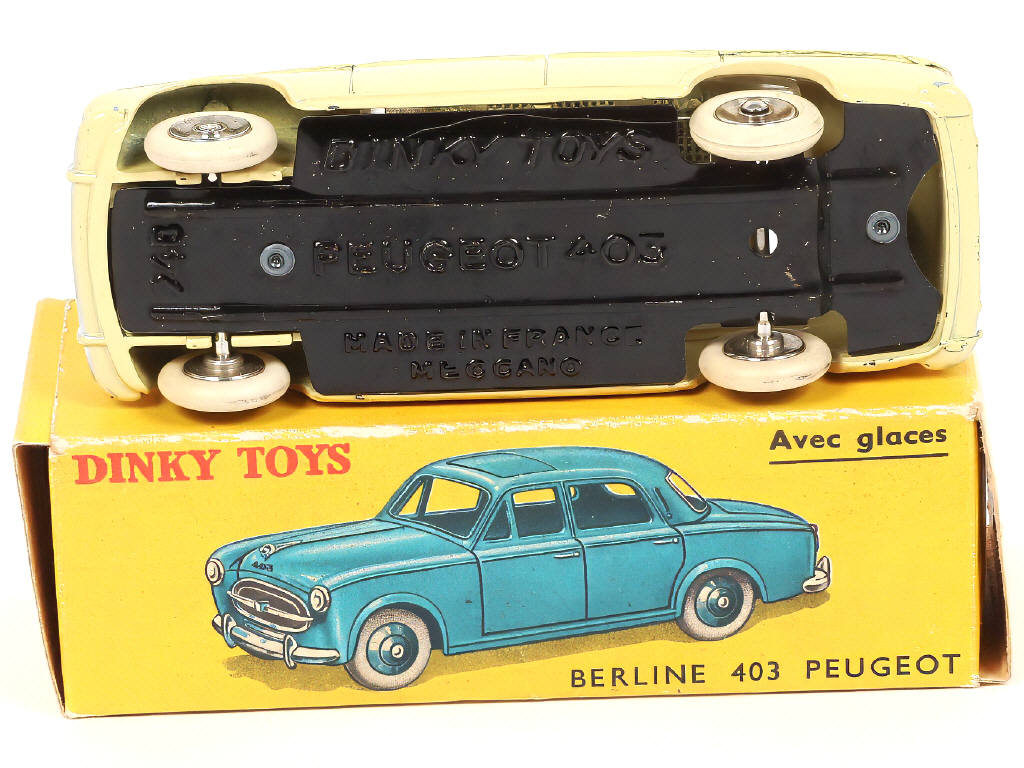 Lot 304 - DINKY TOYS (FRANCE) (1)